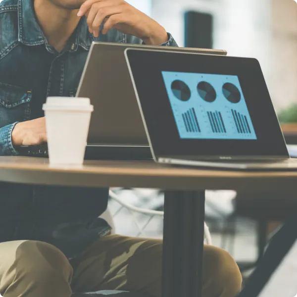 クリエイティブ事業